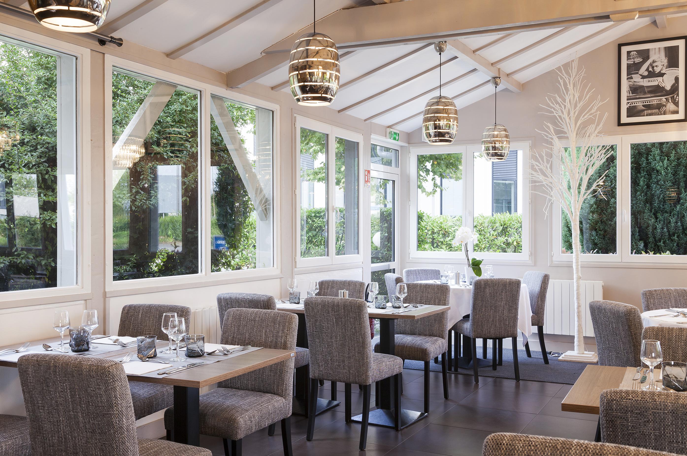 Hotel Acadie Les Ulis 3*