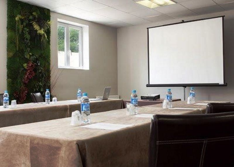 Hotel Acadie Les Ulis 3*