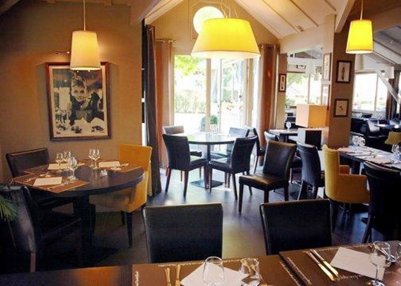 Hotel Acadie Les Ulis 3*
