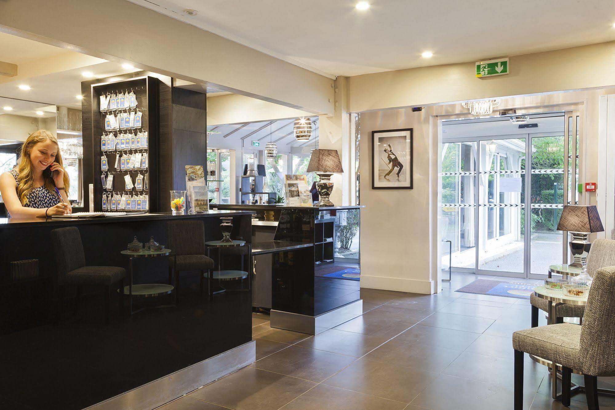 Acadie Les Ulis Hotel 3*