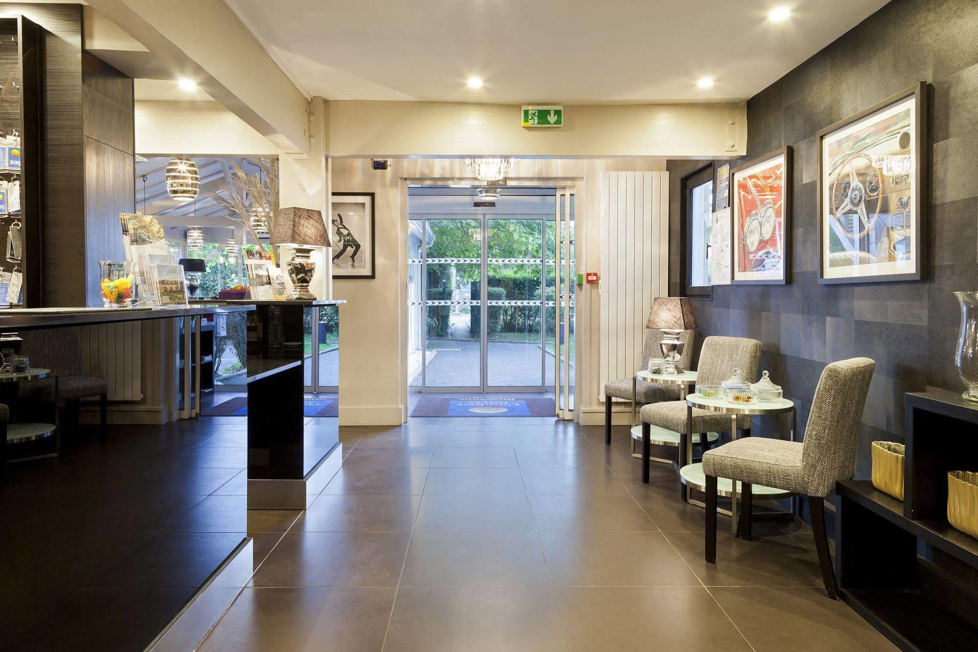 Acadie Les Ulis Hotel