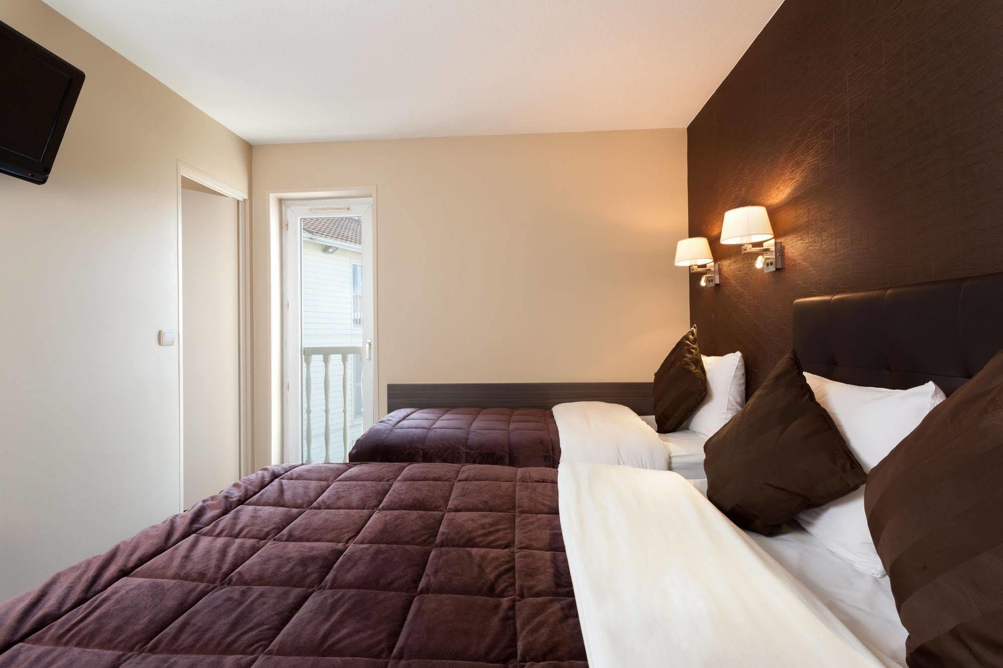 Acadie Les Ulis 3* Villejust
